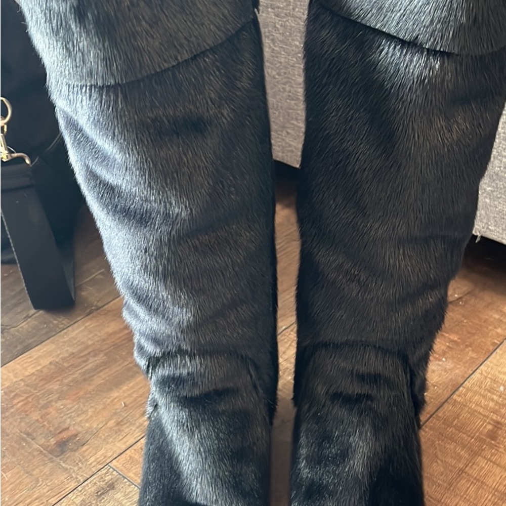 Black fur boots